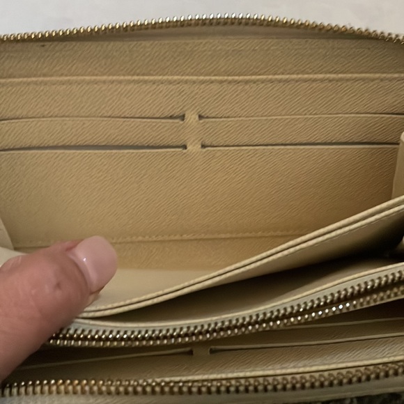 Sold Authenticated Vuitton Zippy Damier Azur Wallet Code CA2190 Cert of Auth - Picture 6 of 8